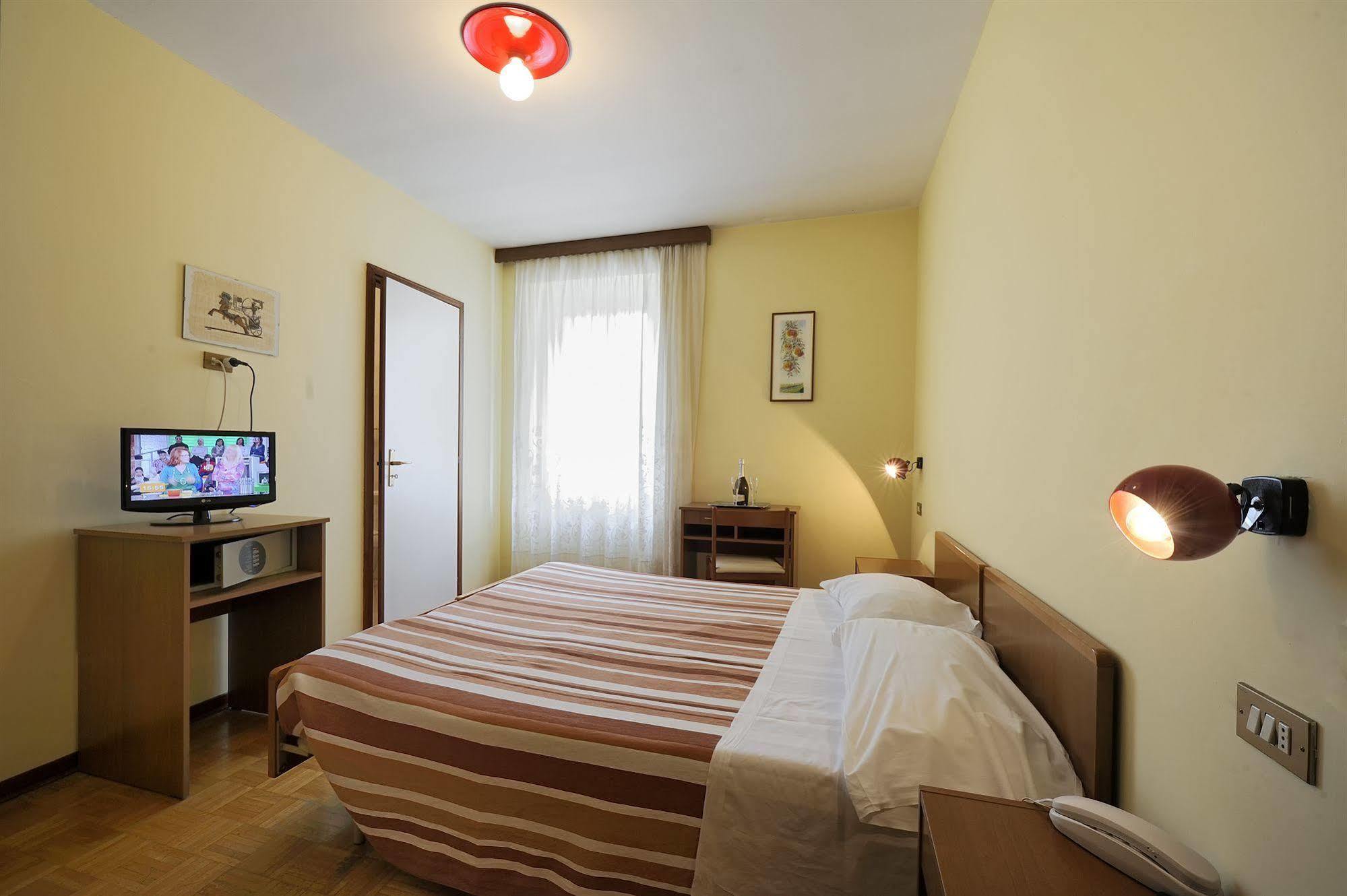 Hotel Bertusi Porretta Terme Exteriör bild