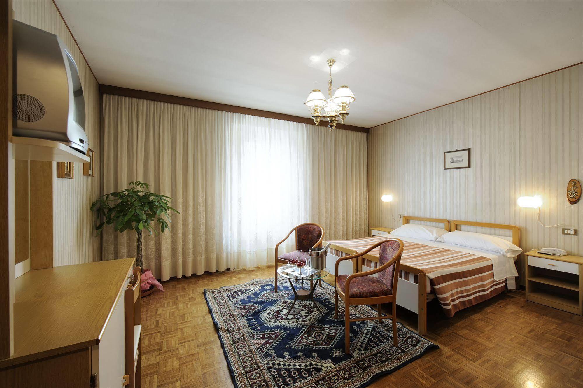 Hotel Bertusi Porretta Terme Exteriör bild
