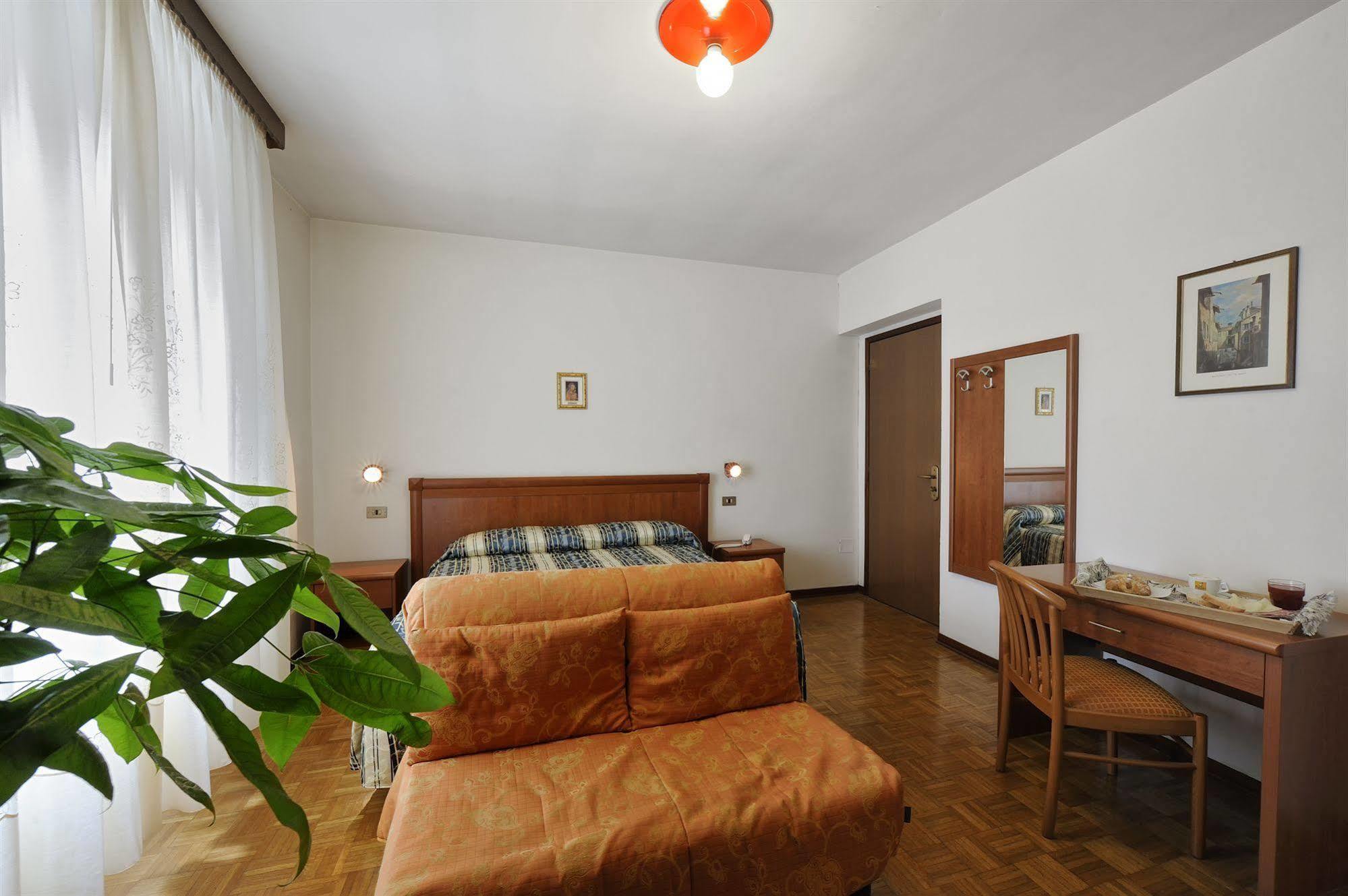 Hotel Bertusi Porretta Terme Exteriör bild